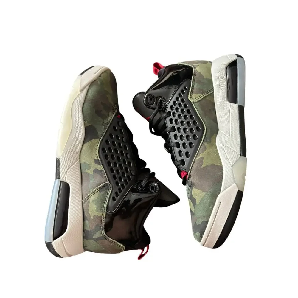 Jordan Men's Camo Maxin 200 in Multiple Sizes.
